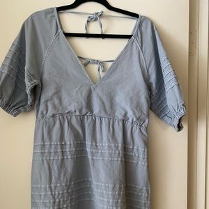 denim v neck tie back puff sleeve dress. good condition. worn few times.